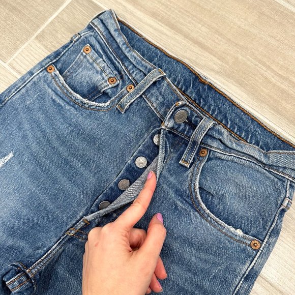 Levi's Premium 501 Distressed Skinny Jeans in Post Modern Blues Women's Size 24 - Picture 5 of 10